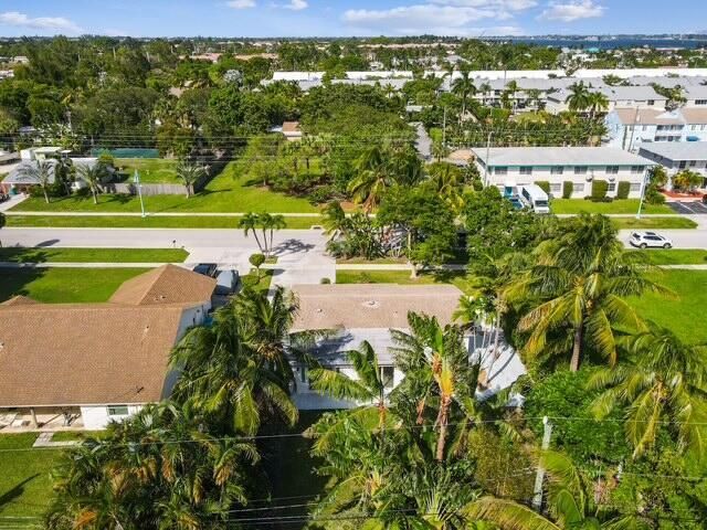 702 NE 10th Avenue, Boynton Beach, FL 33435