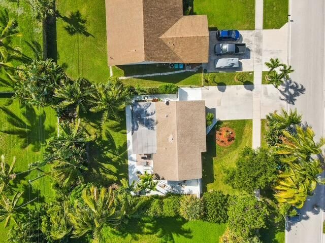 702 NE 10th Avenue, Boynton Beach, FL 33435
