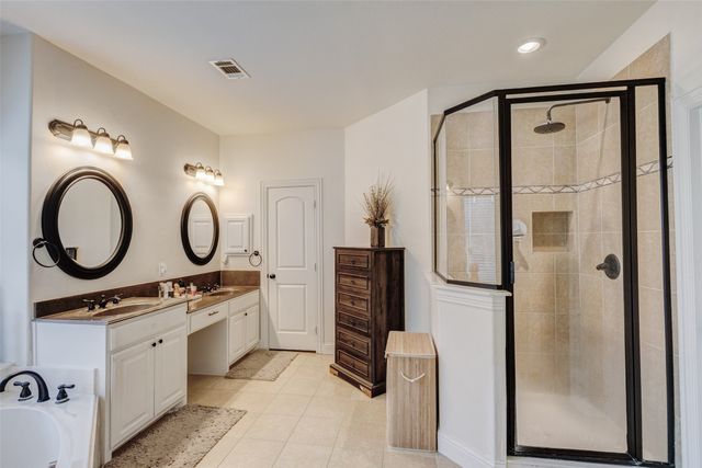 3001 Knightsbridge Lane, Garland, TX 75043