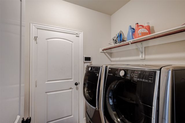 3001 Knightsbridge Lane, Garland, TX 75043
