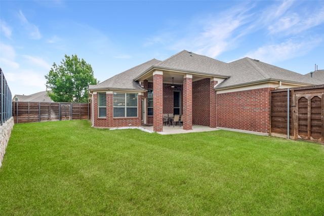 3001 Knightsbridge Lane, Garland, TX 75043