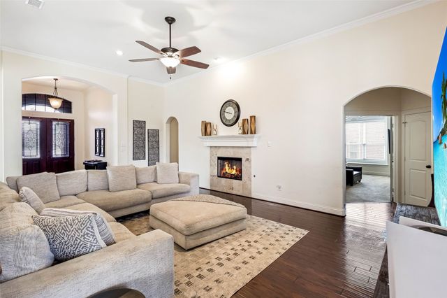 3001 Knightsbridge Lane, Garland, TX 75043