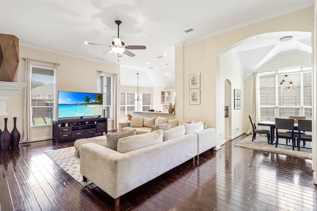 3001 Knightsbridge Lane, Garland, TX 75043