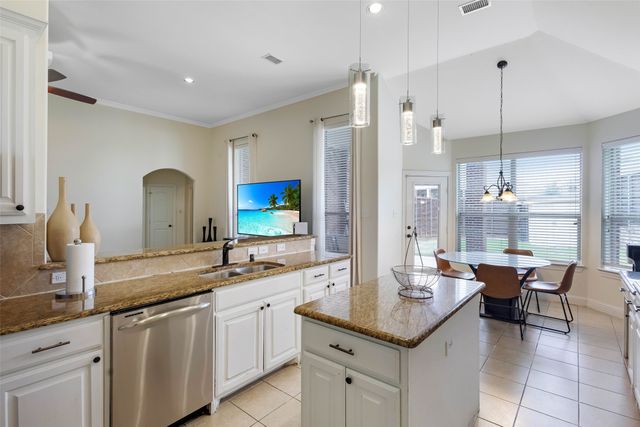 3001 Knightsbridge Lane, Garland, TX 75043