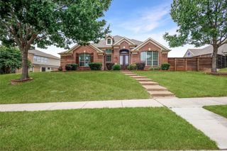 3001 Knightsbridge Lane, Garland, TX 75043