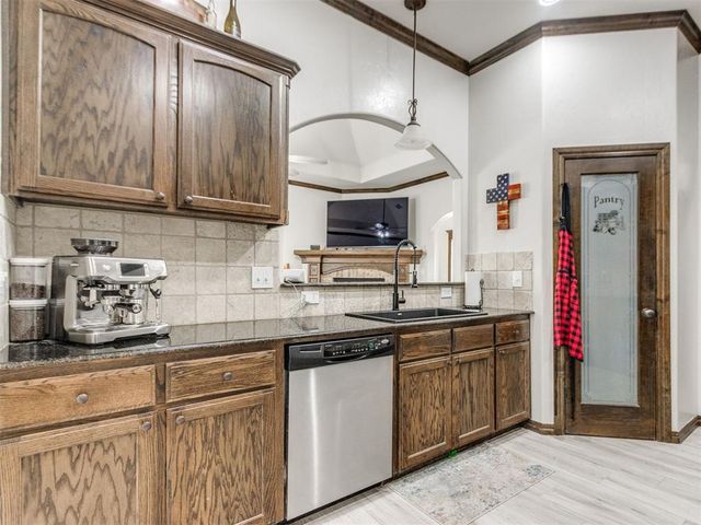 9017 NW 80th Street, Yukon, OK 73099