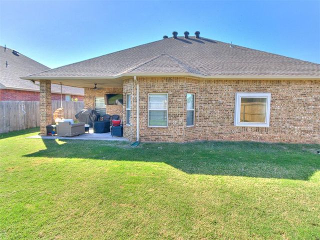 9017 NW 80th Street, Yukon, OK 73099