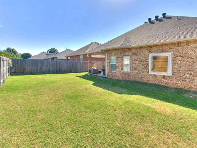 9017 NW 80th Street, Yukon, OK 73099