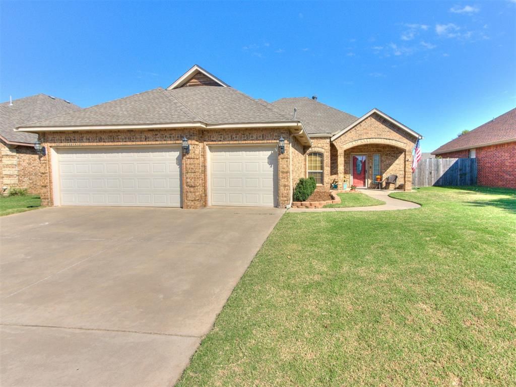 9017 NW 80th Street, Yukon, OK 73099