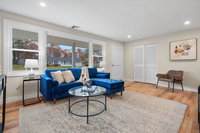 72 Annette Rd, Brockton, MA 02302