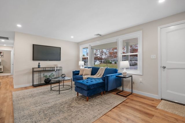 72 Annette Rd, Brockton, MA 02302