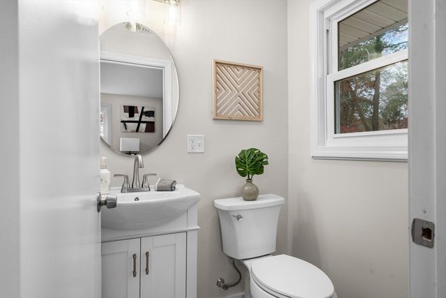 72 Annette Rd, Brockton, MA 02302