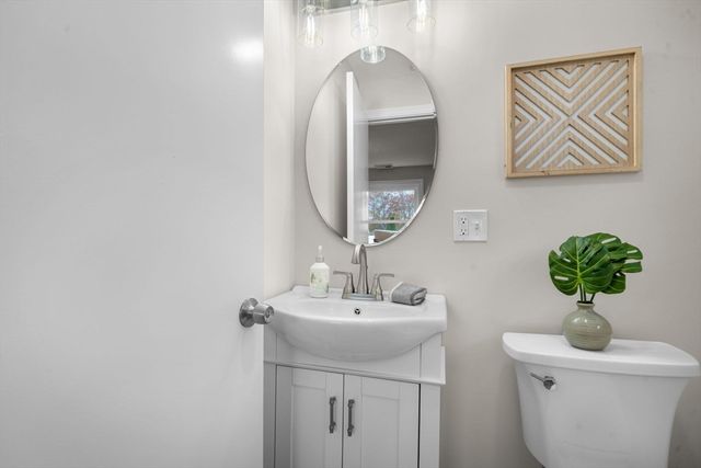 72 Annette Rd, Brockton, MA 02302