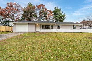 72 Annette Rd, Brockton, MA 02302