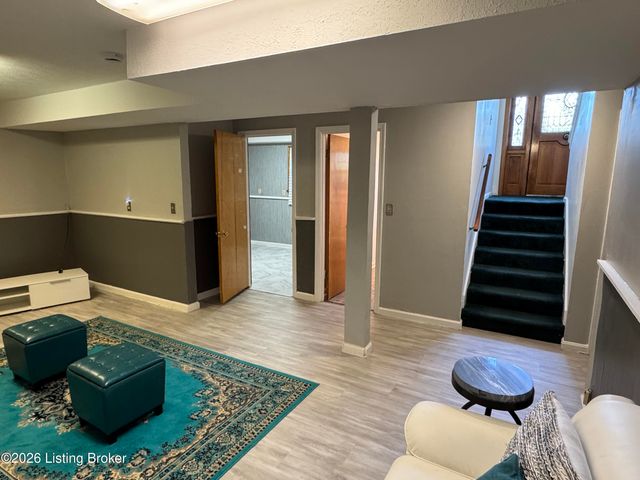 2013 Beech St, Louisville, KY 40210