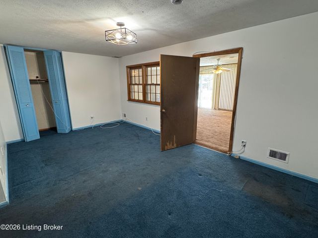 2013 Beech St, Louisville, KY 40210