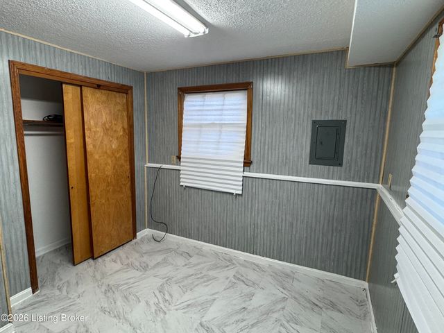 2013 Beech St, Louisville, KY 40210