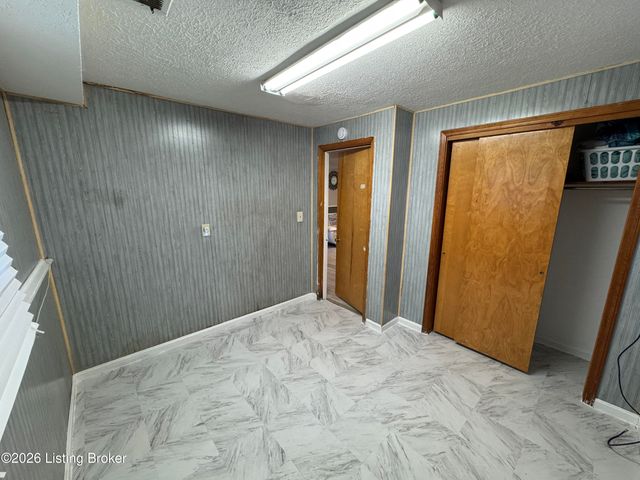 2013 Beech St, Louisville, KY 40210