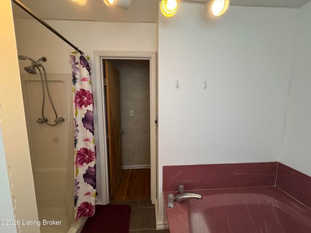 2013 Beech St, Louisville, KY 40210