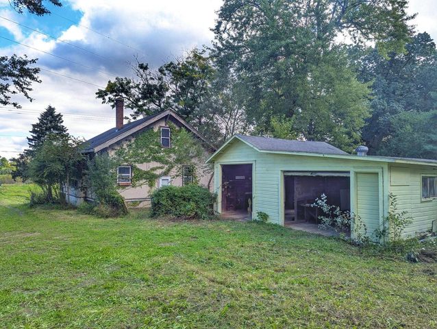 32803 Geneva ROAD, Burlington, WI 53105