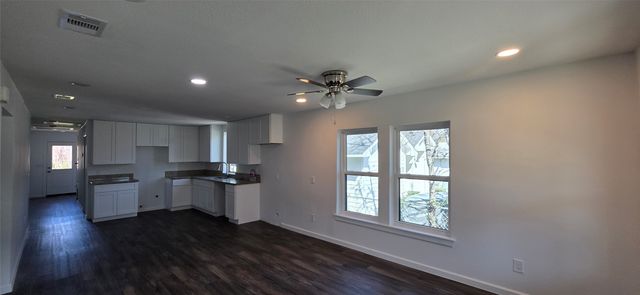 1512 G W Jackson Avenue, Corsicana, TX 75110