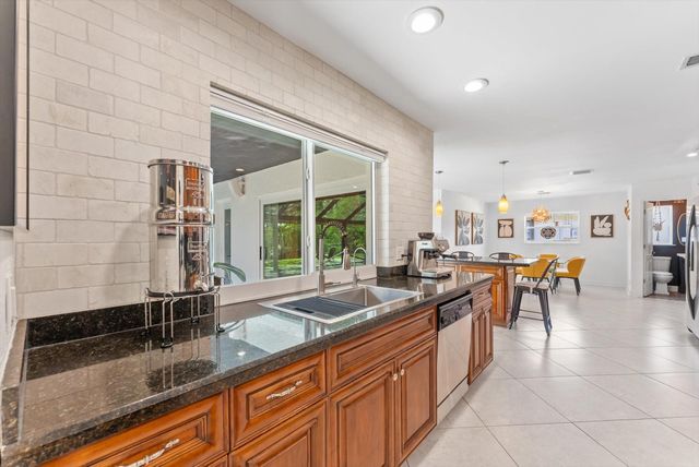 8264 Shadow Wood Boulevard, Coral Springs, FL 33071