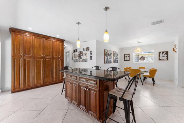 8264 Shadow Wood Boulevard, Coral Springs, FL 33071