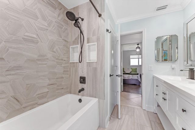 8264 Shadow Wood Boulevard, Coral Springs, FL 33071