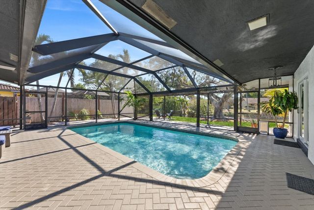 8264 Shadow Wood Boulevard, Coral Springs, FL 33071