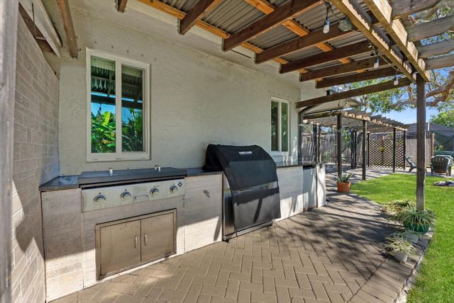 8264 Shadow Wood Boulevard, Coral Springs, FL 33071