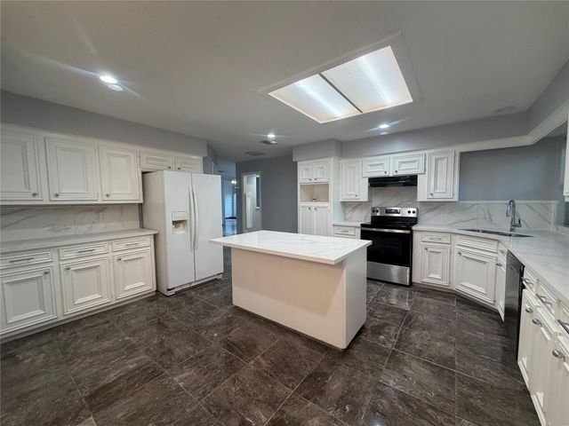 15306 La Paloma, Houston, TX 77083