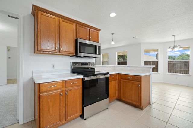 633 Madeline Court, Azle, TX 76020