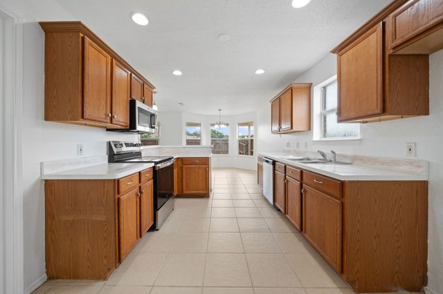 633 Madeline Court, Azle, TX 76020