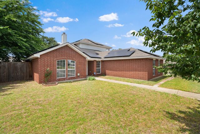 633 Madeline Court, Azle, TX 76020