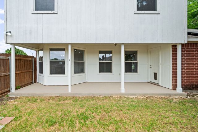 633 Madeline Court, Azle, TX 76020