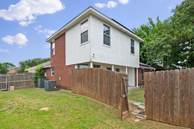 633 Madeline Court, Azle, TX 76020
