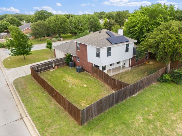 633 Madeline Court, Azle, TX 76020