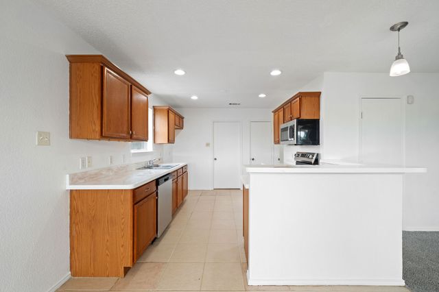 633 Madeline Court, Azle, TX 76020
