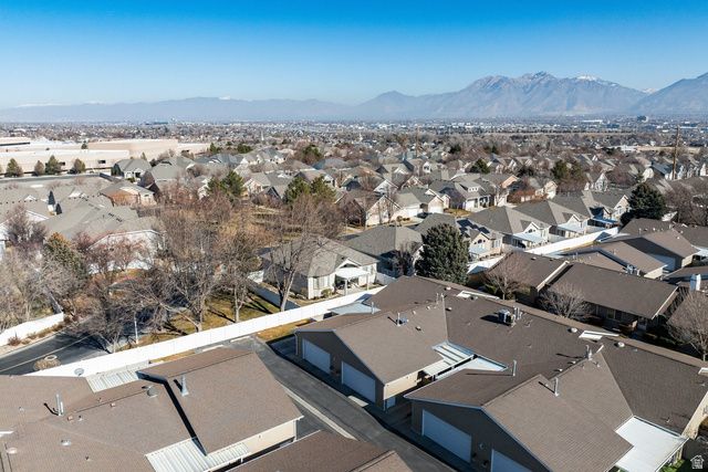 1598 W CORNERSTONE DR, South Jordan, UT 84095