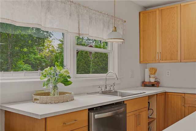 275 Green End Avenue, Middletown, RI 02842