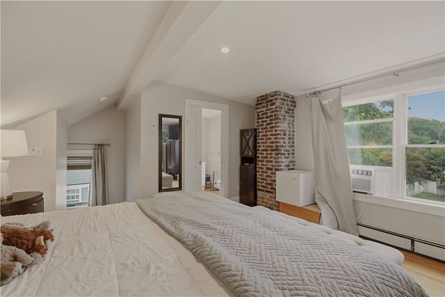 275 Green End Avenue, Middletown, RI 02842