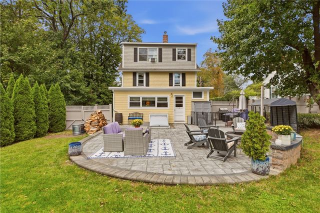 275 Green End Avenue, Middletown, RI 02842