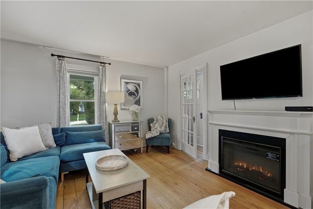 275 Green End Avenue, Middletown, RI 02842
