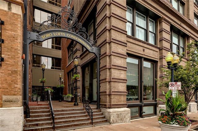 312 W 8th Street 411, Kansas City, MO 64105