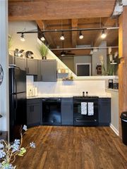 312 W 8th Street 411, Kansas City, MO 64105