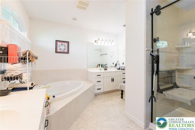 1089 Deemer Road, Moore Twp, PA 18014
