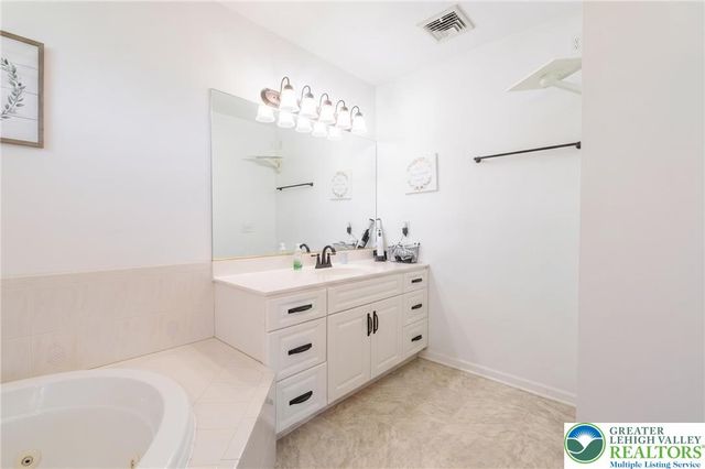 1089 Deemer Road, Moore Twp, PA 18014