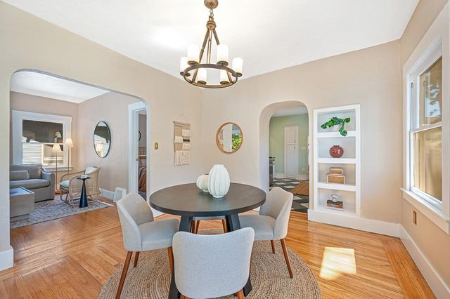 941 33rd St, Sacramento, CA 95816