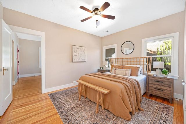 941 33rd St, Sacramento, CA 95816