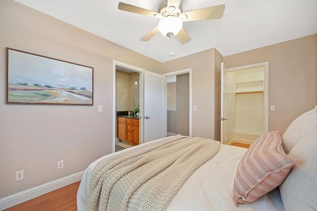 941 33rd St, Sacramento, CA 95816